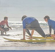 Cours de surf pour débutants sur la plage de Fuerteventura