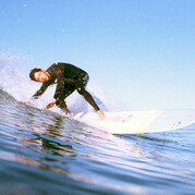 Surfeur heureux
