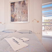 Surf Villa La Pared, grande chambre avec lit double
