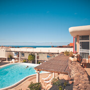 Villa de surf La Pared avec piscine et vue sur la mer